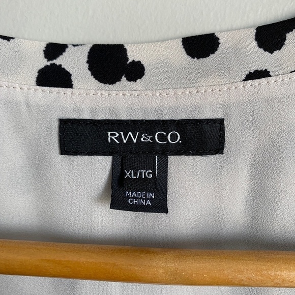 RW & Co. Women's Sleeveless Lined‎ Black Spatter Pattern Satin Blouse Size XL - Picture 2 of 10